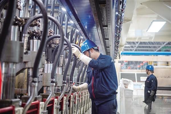 Glassware Industry Shifts: Green Tech, Luxury Design & 5.7% CAGR Drive 2025 Growth